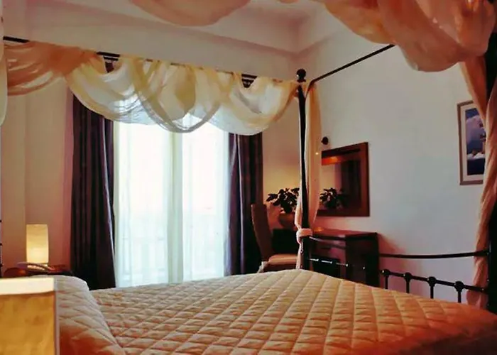 Chris 2* Skala (Patmos)