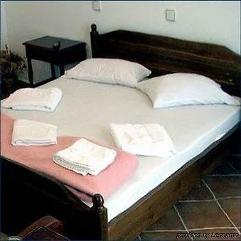 Chris Hotell 2*